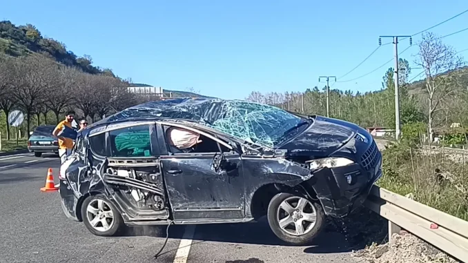 bilecikte-takla-atan-otomobilde-1-kisi-yaralandi-fN4ElrFJ.webp