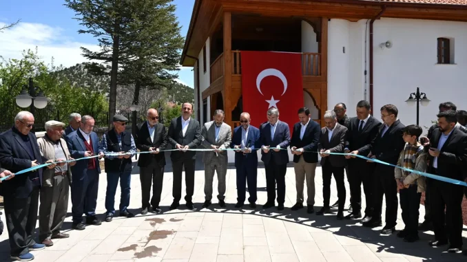 konyada-ecevitzade-kadi-mehmed-efendi-camii-acildi-RtAYHEvm.webp